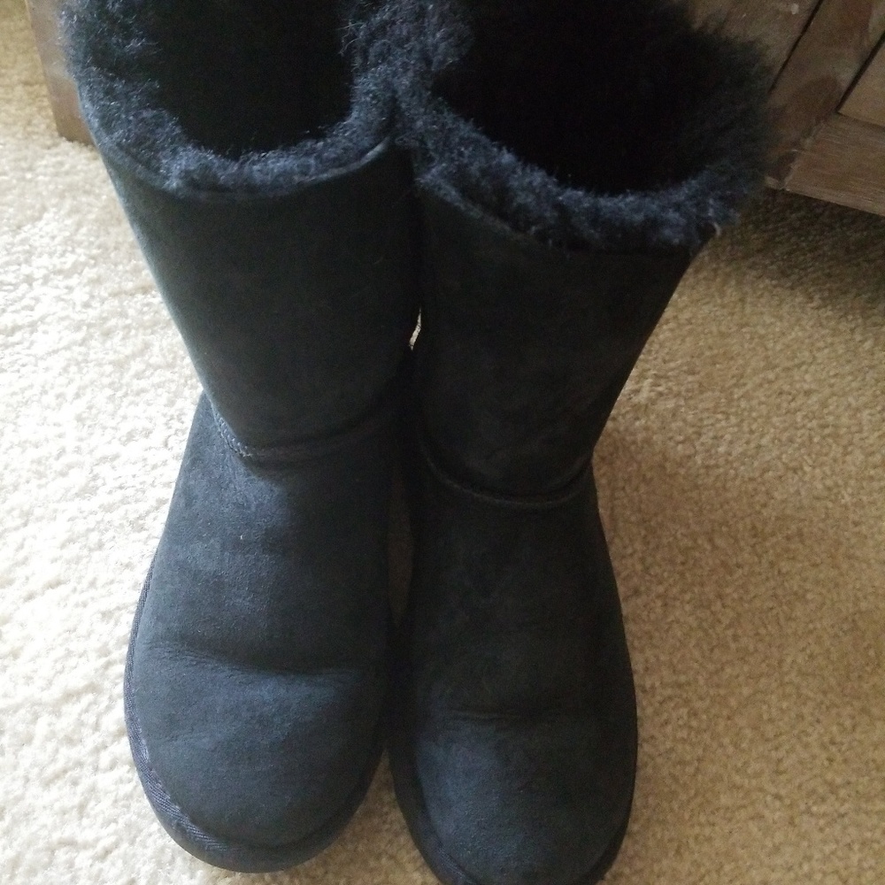 UGG BLACK BOOTS